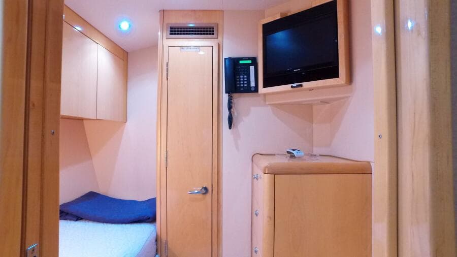 2006 Hatteras 68 Convertible