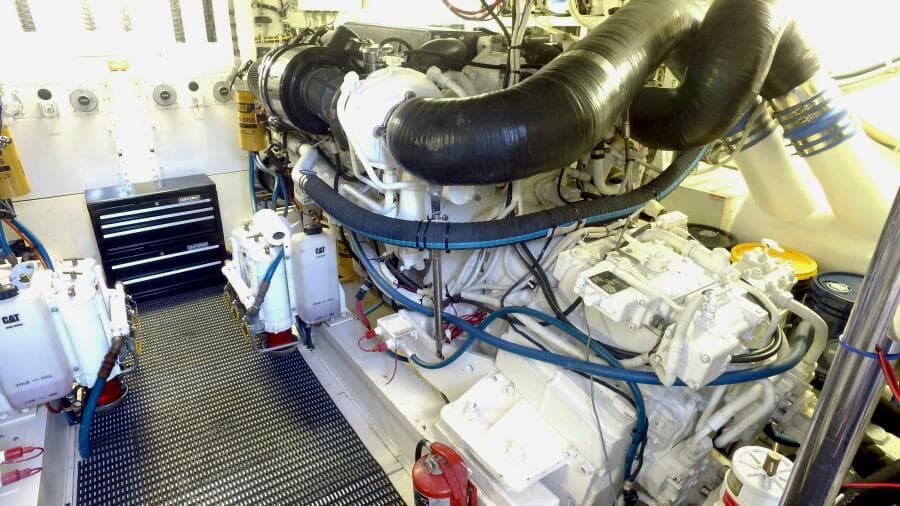 2006 Hatteras 68 Convertible