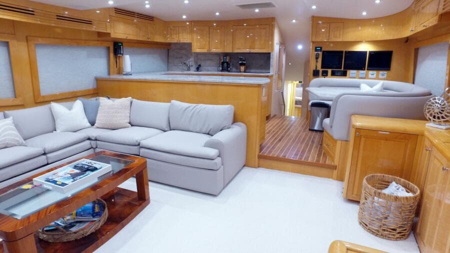 2006 Hatteras 68 Convertible