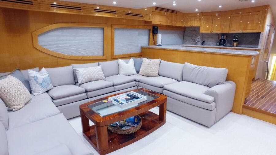 2006 Hatteras 68 Convertible