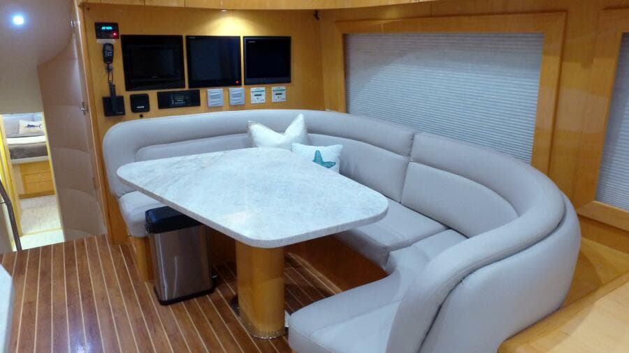 2006 Hatteras 68 Convertible