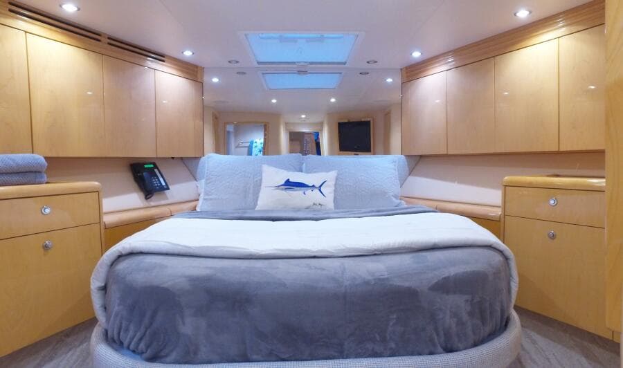 2006 Hatteras 68 Convertible