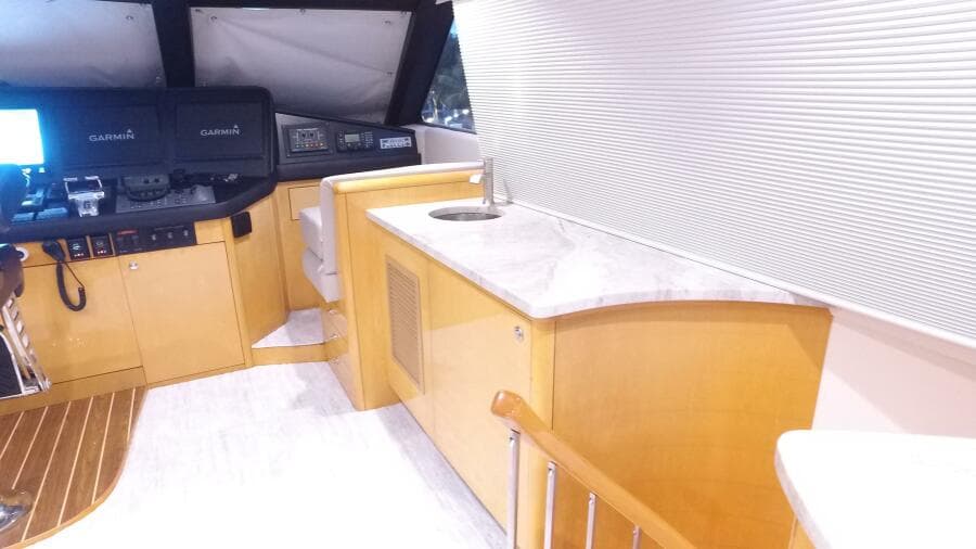 2006 Hatteras 68 Convertible