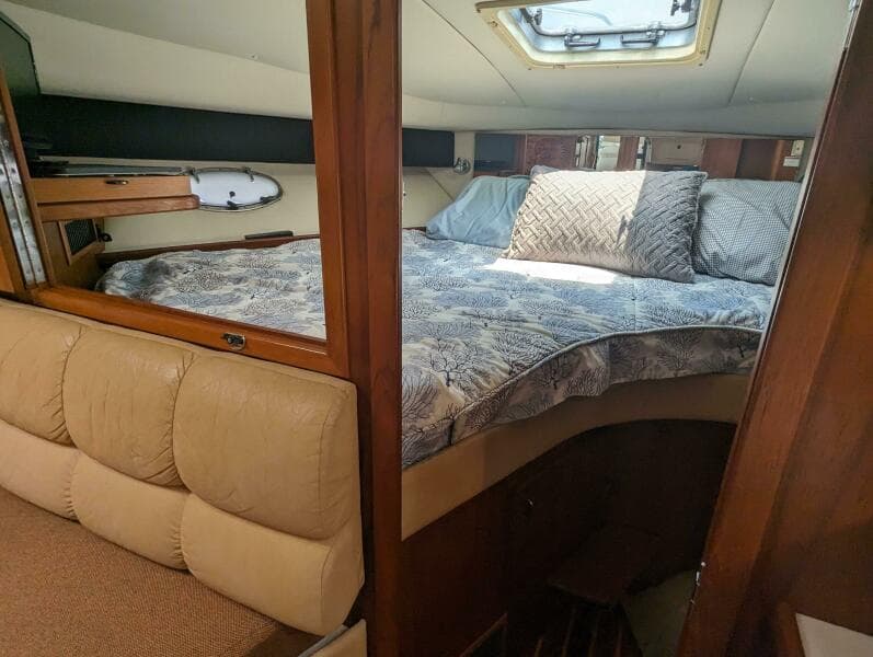 2000 Tiara Yachts 3500 Express