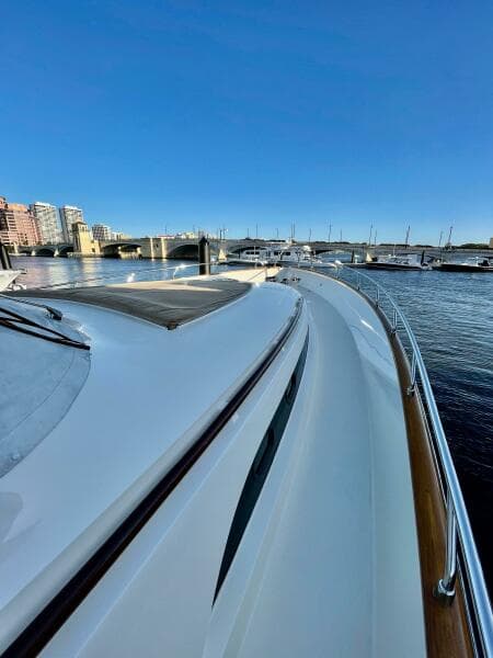 2006 Mochi Craft 74' Dolphin