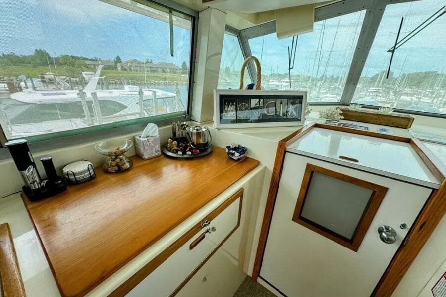 1986 Bertram 58 Flybridge Motor Yacht