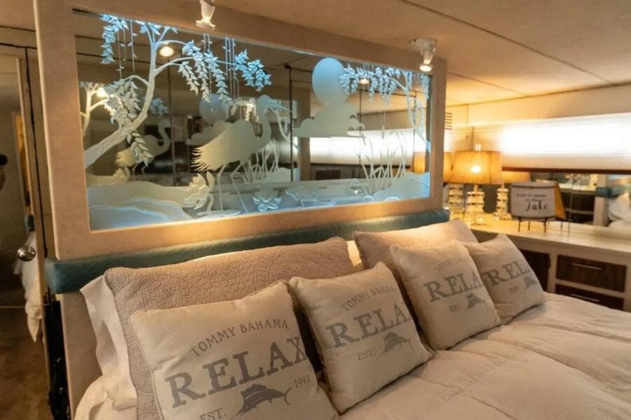 1986 Bertram 58 Flybridge Motor Yacht