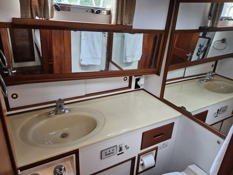 1997 Grand Banks Europa