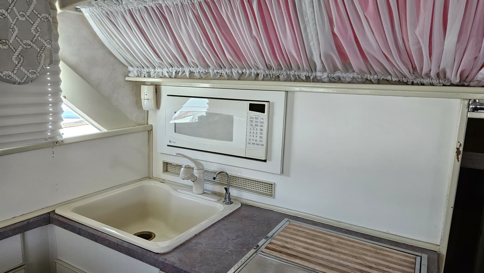 1971 Chris-Craft 47 Commander