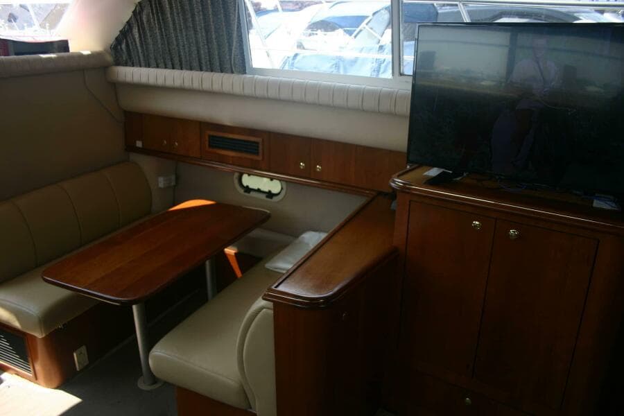 2001 Cruisers Yachts 3750 Motor Yacht