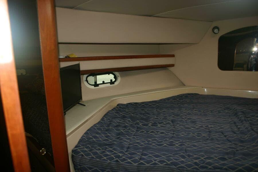 2001 Cruisers Yachts 3750 Motor Yacht