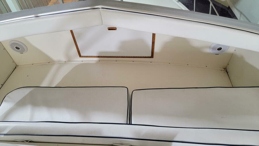 1983 Bertram 33 Flybridge Cruiser