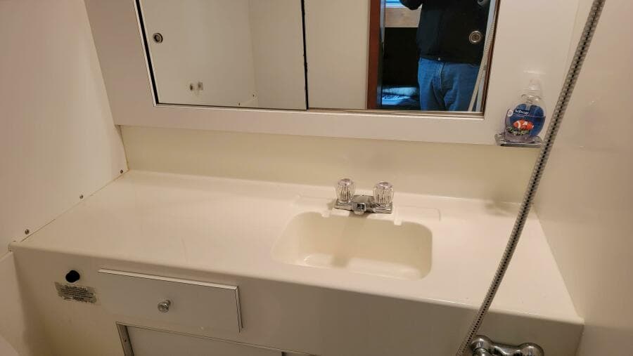 1983 Bertram 33 Flybridge Cruiser