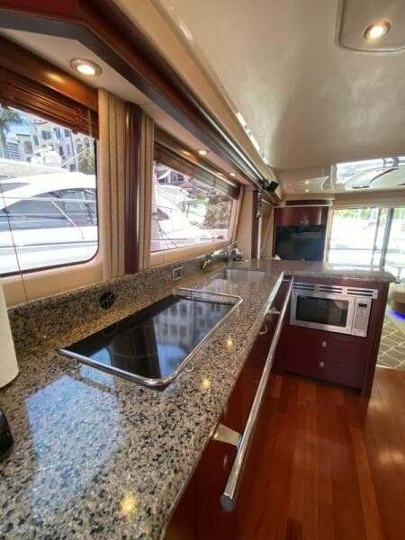2006 Sea Ray 58 Sedan Bridge
