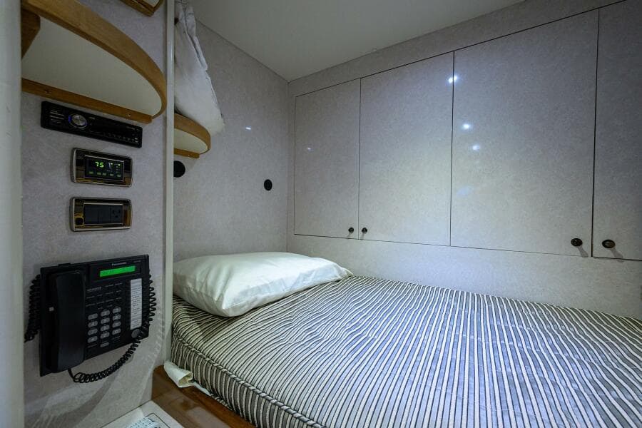 2004 Sea Force IX Enclosed Bridge