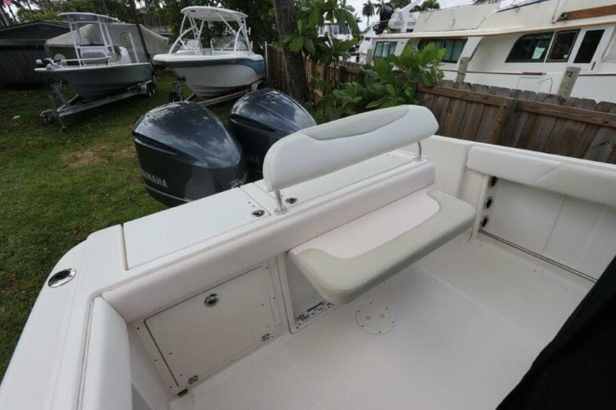 2017 Robalo R260 Center Console