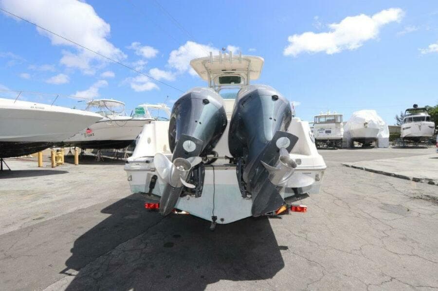 2017 Robalo R260 Center Console
