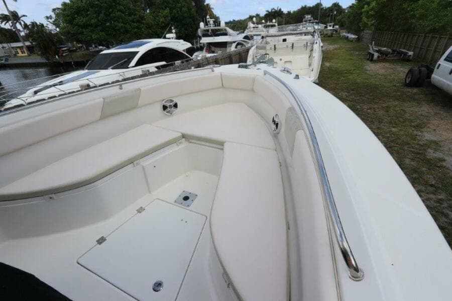 2017 Robalo R260 Center Console