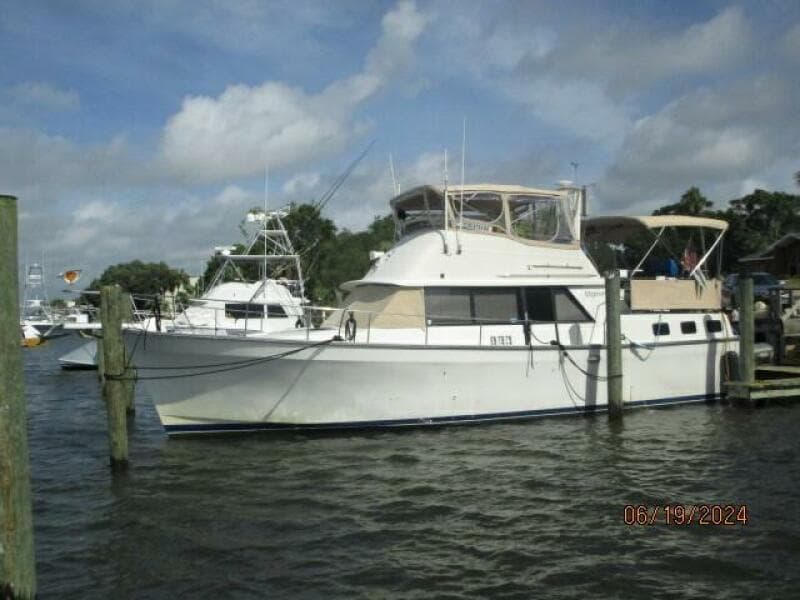 40' Mainship port forward profile4