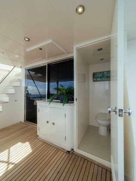 Aft Deck Day Head