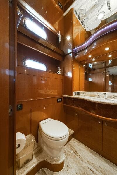 Master Ensuite Head