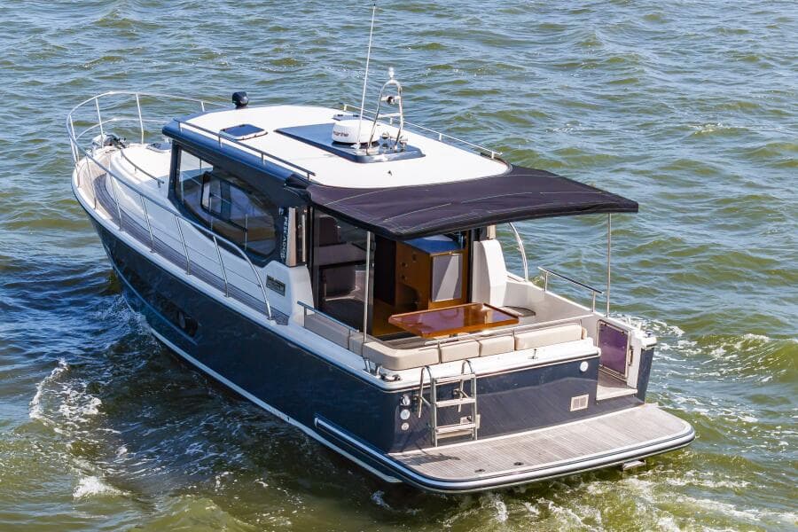 2023 El Pescador 35