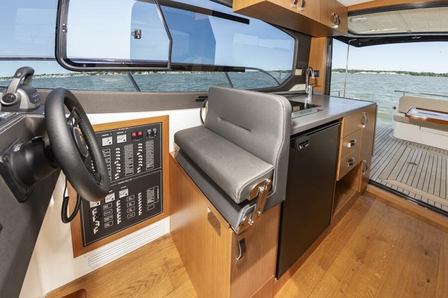 2023 El Pescador 35