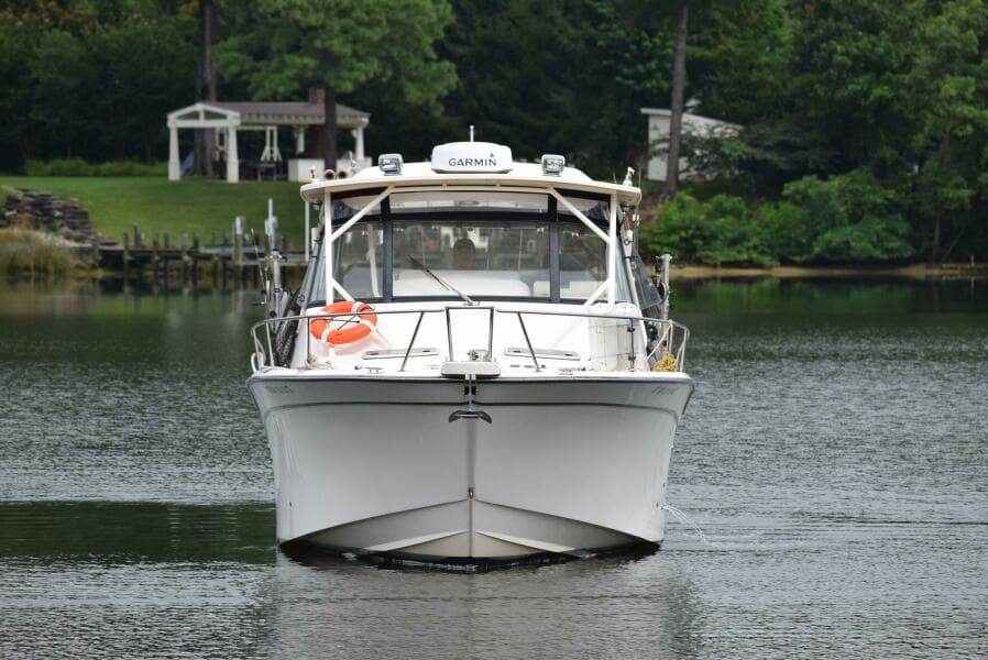 2016 Grady-White Express 330