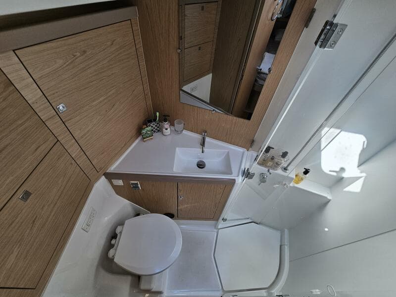 2017 Beneteau Oceanis 45 - Master HEad