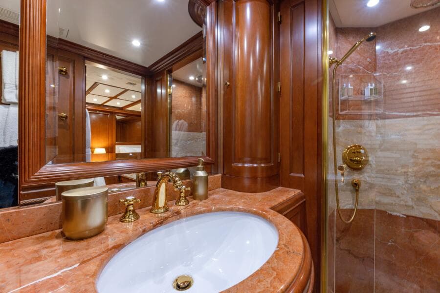  Lower Deck Port Twin Ensuite