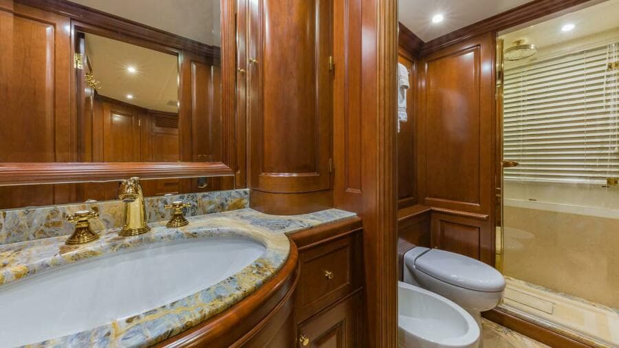 Lower Deck Port VIP Ensuite