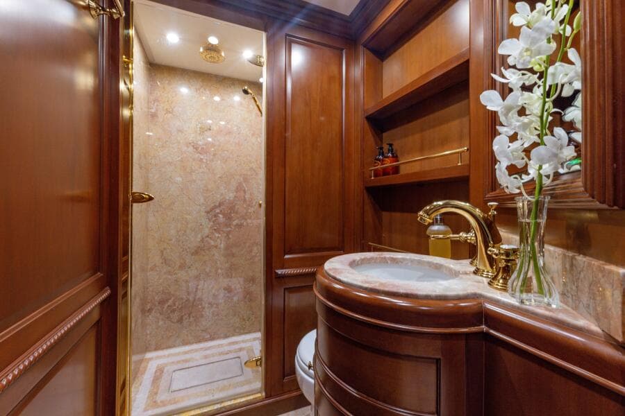 Main Deck Master Ensuite