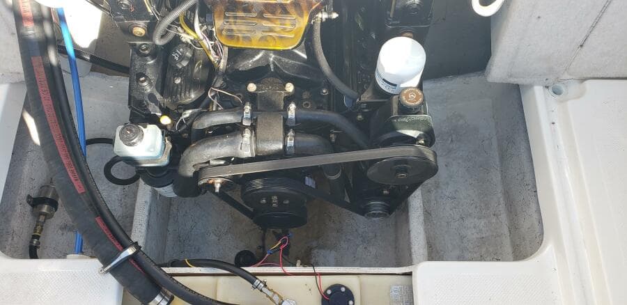 2004 Maxum 2400 SCR