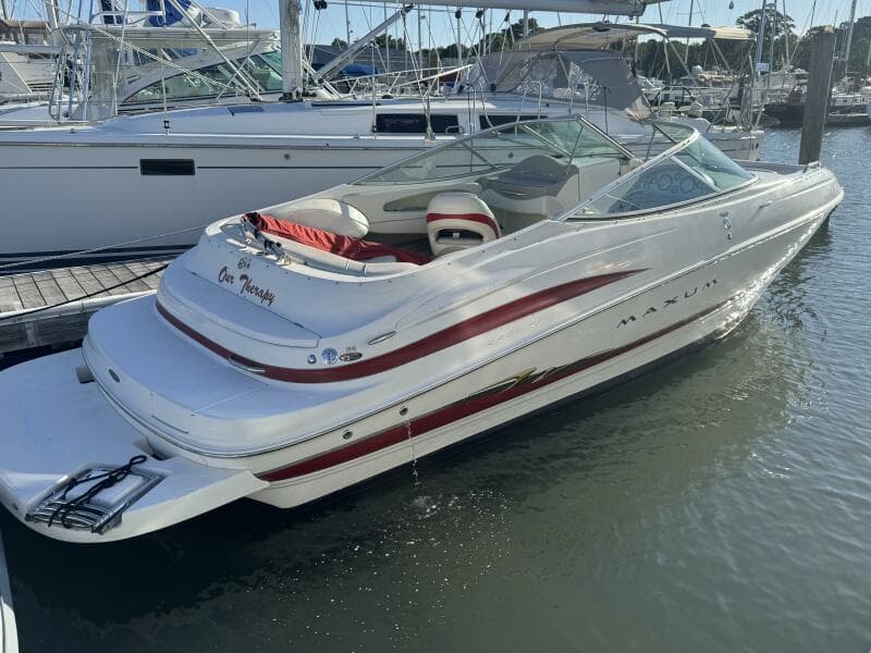 2004 Maxum 2400 SCR