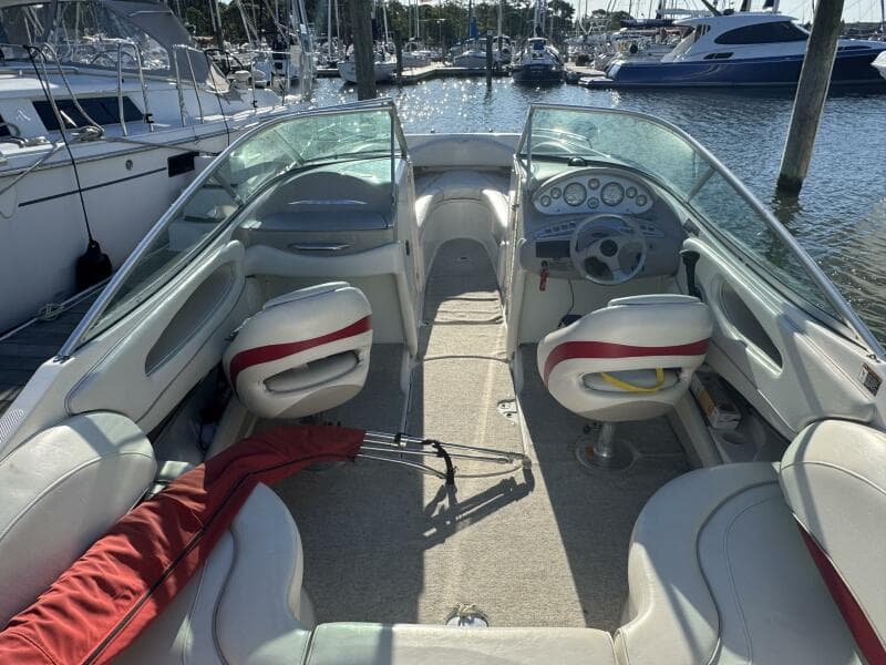 2004 Maxum 2400 SCR