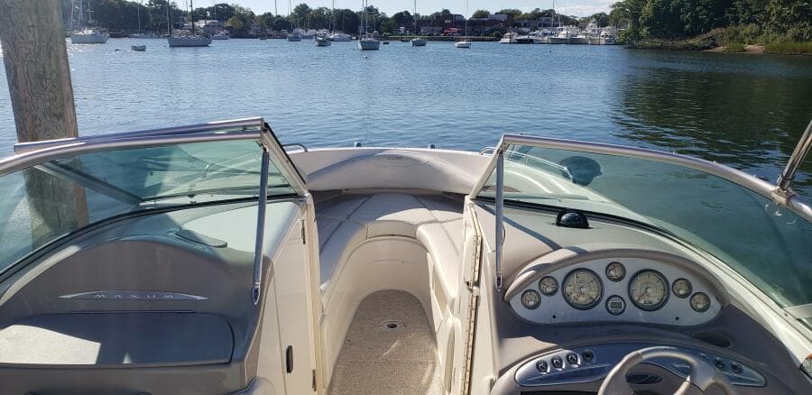 2004 Maxum 2400 SCR