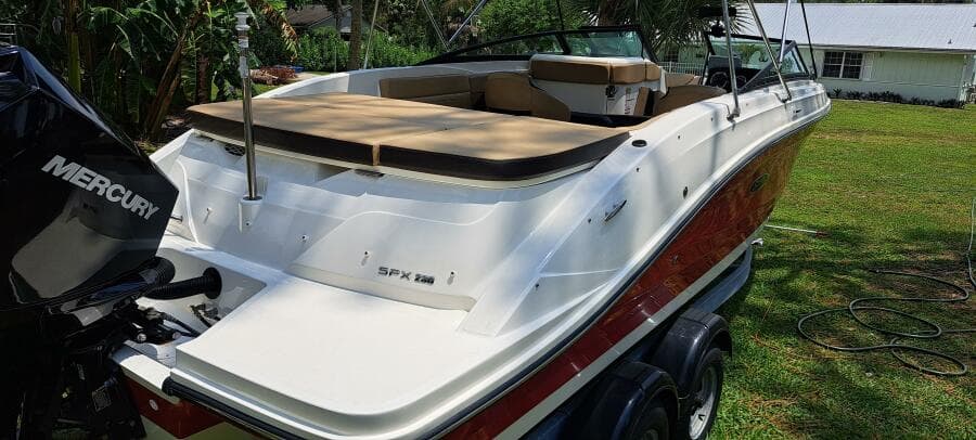2019 Sea Ray SPX 230 OB