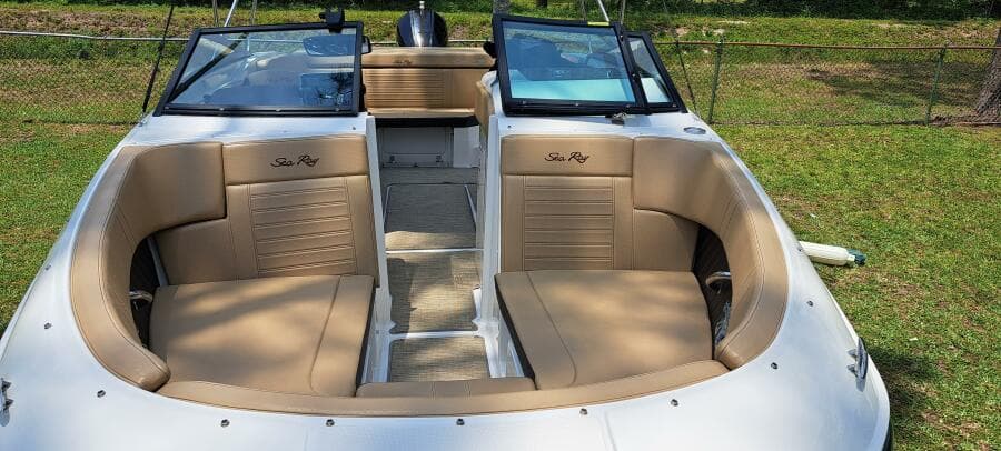 2019 Sea Ray SPX 230 OB