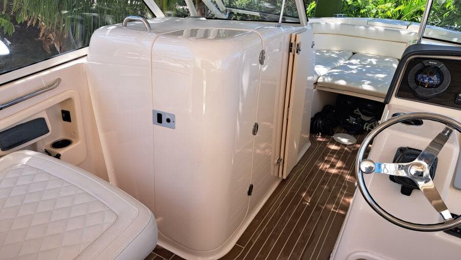 2018 Grady-White Freedom 285