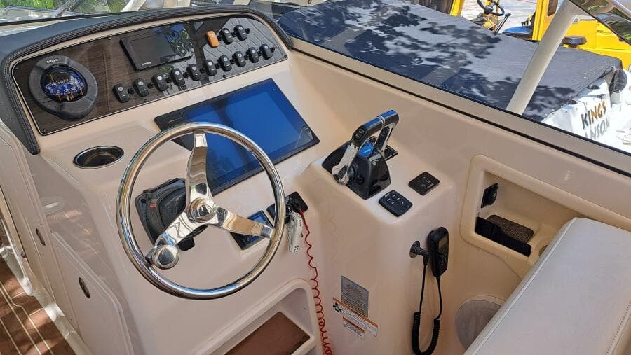 2018 Grady-White Freedom 285