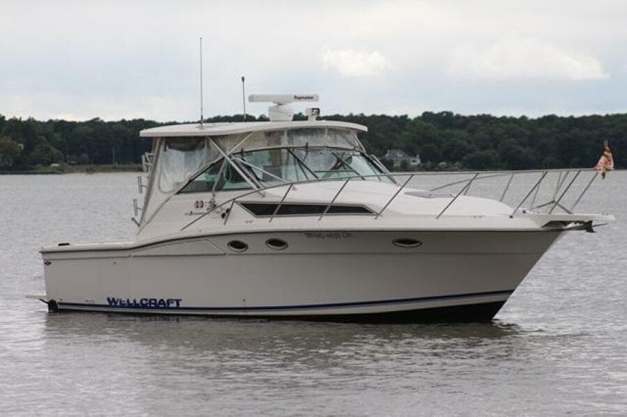 1996 Wellcraft 3300 Coastal