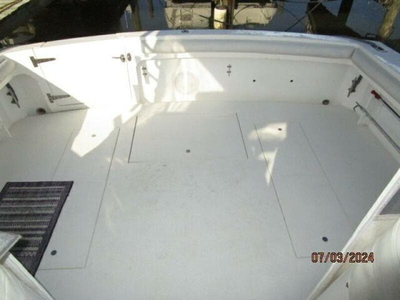 33' Wellcraft cockpit