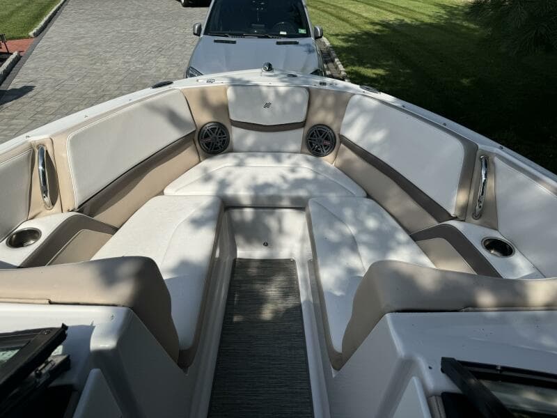 2019 Four Winns H230