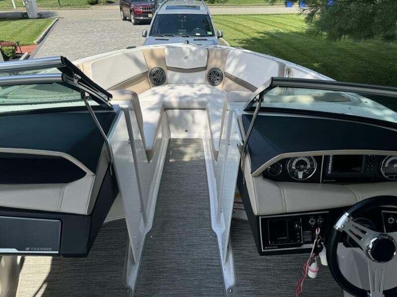 2019 Four Winns H230
