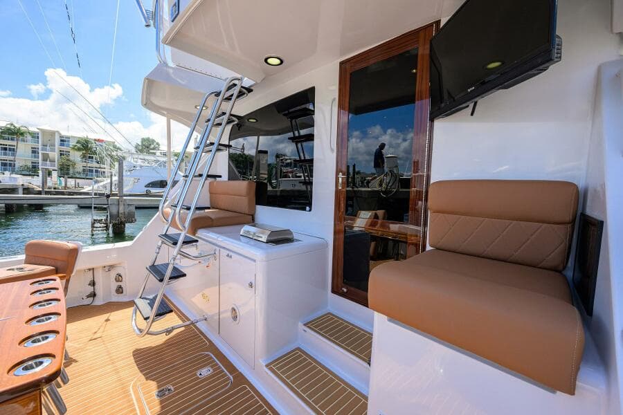 2001 Hatteras Convertible