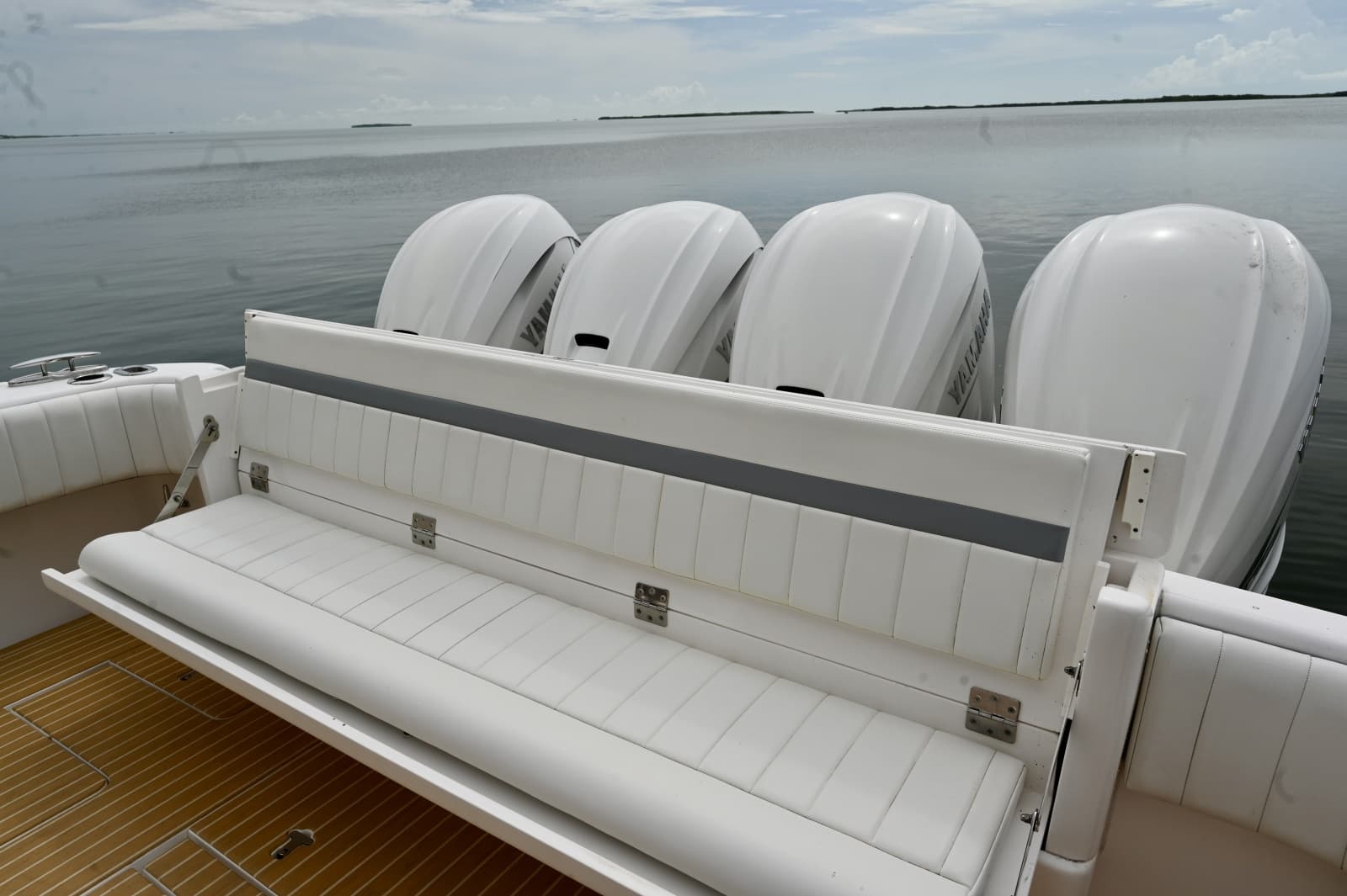 2019 Intrepid 475 Sport Yacht