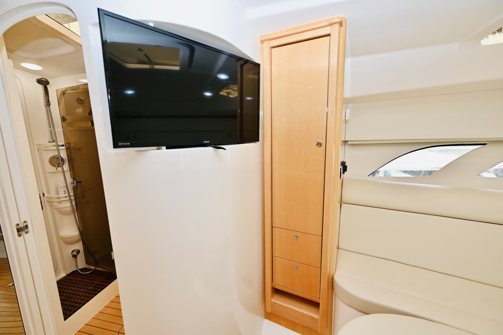 2019 Intrepid 475 Sport Yacht