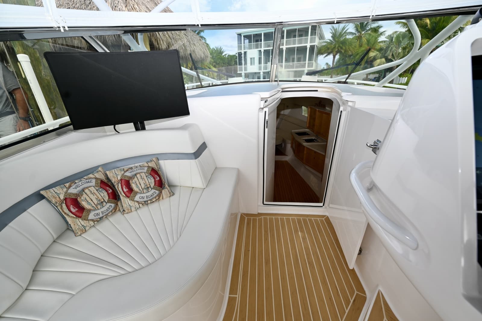 2019 Intrepid 475 Sport Yacht