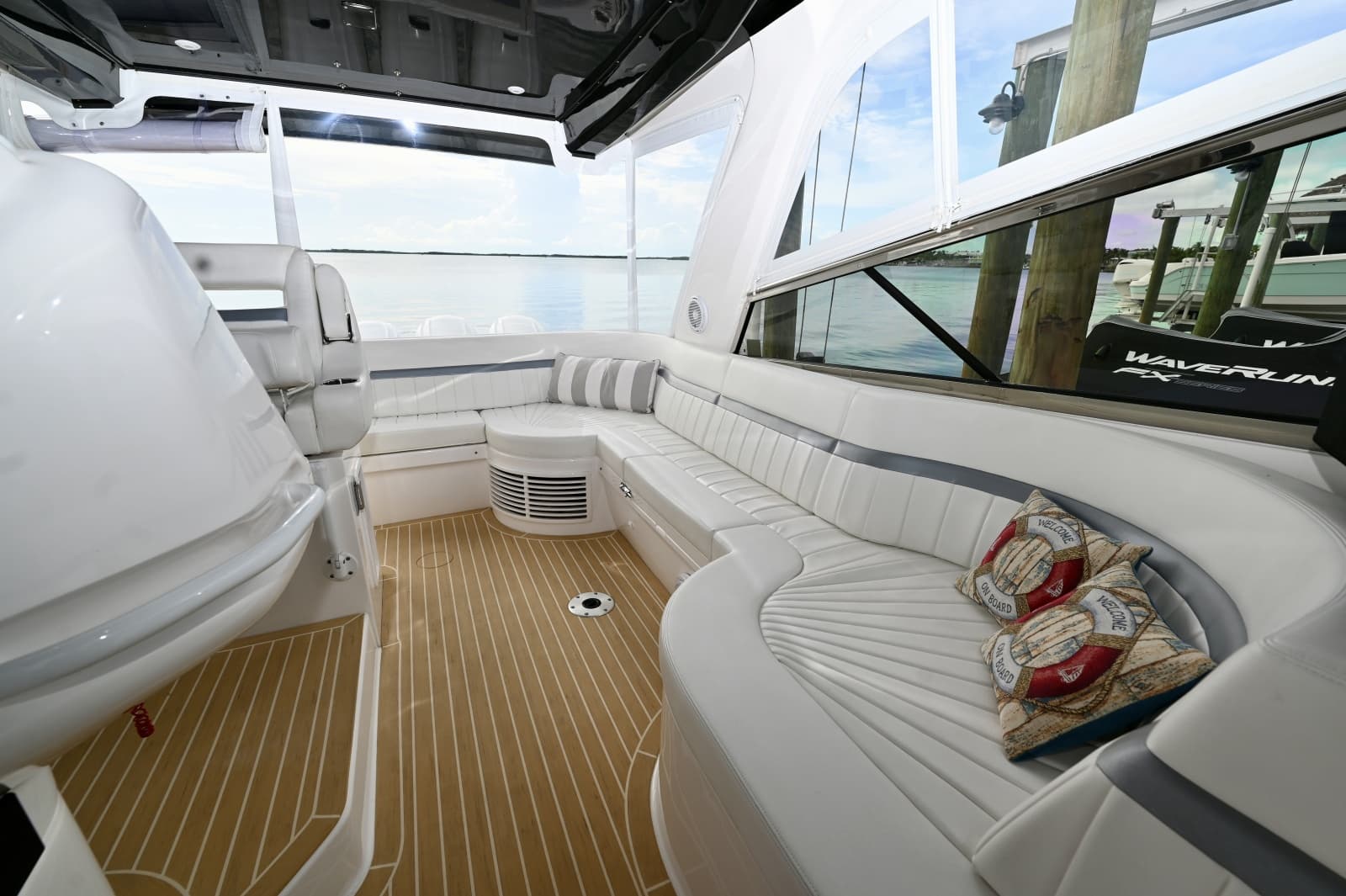 2019 Intrepid 475 Sport Yacht