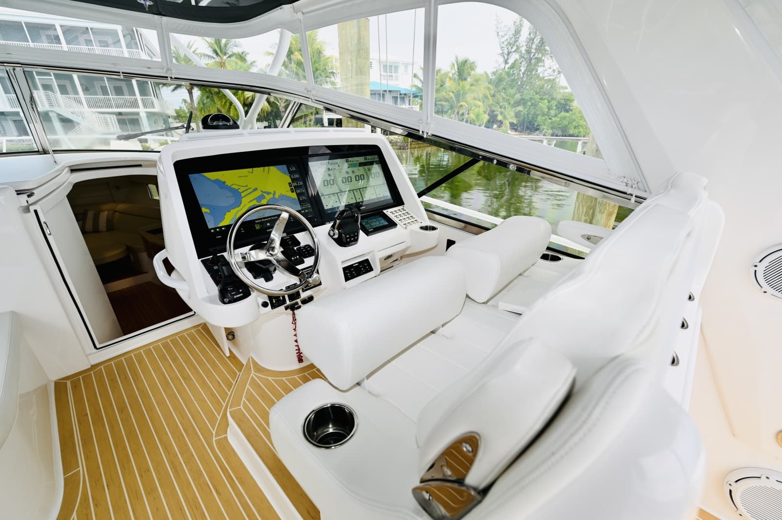 2019 Intrepid 475 Sport Yacht